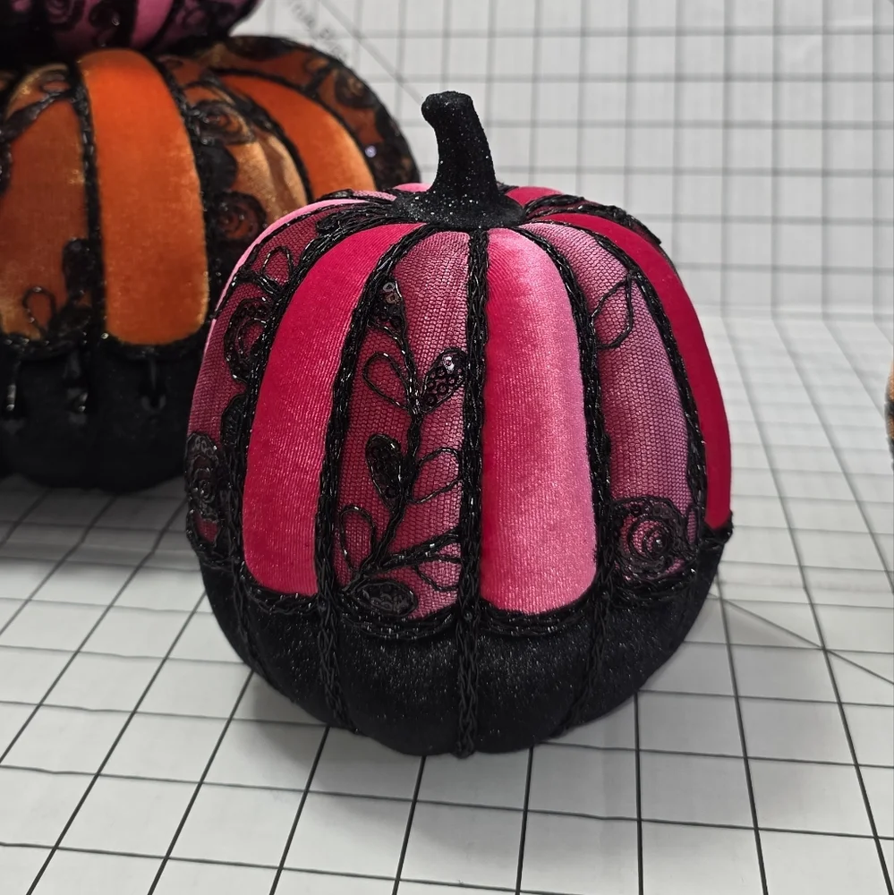 Glam Velvet Pumpkin, Hot Pink w/Black Velvet Pumpkins, Black Lace, Cording